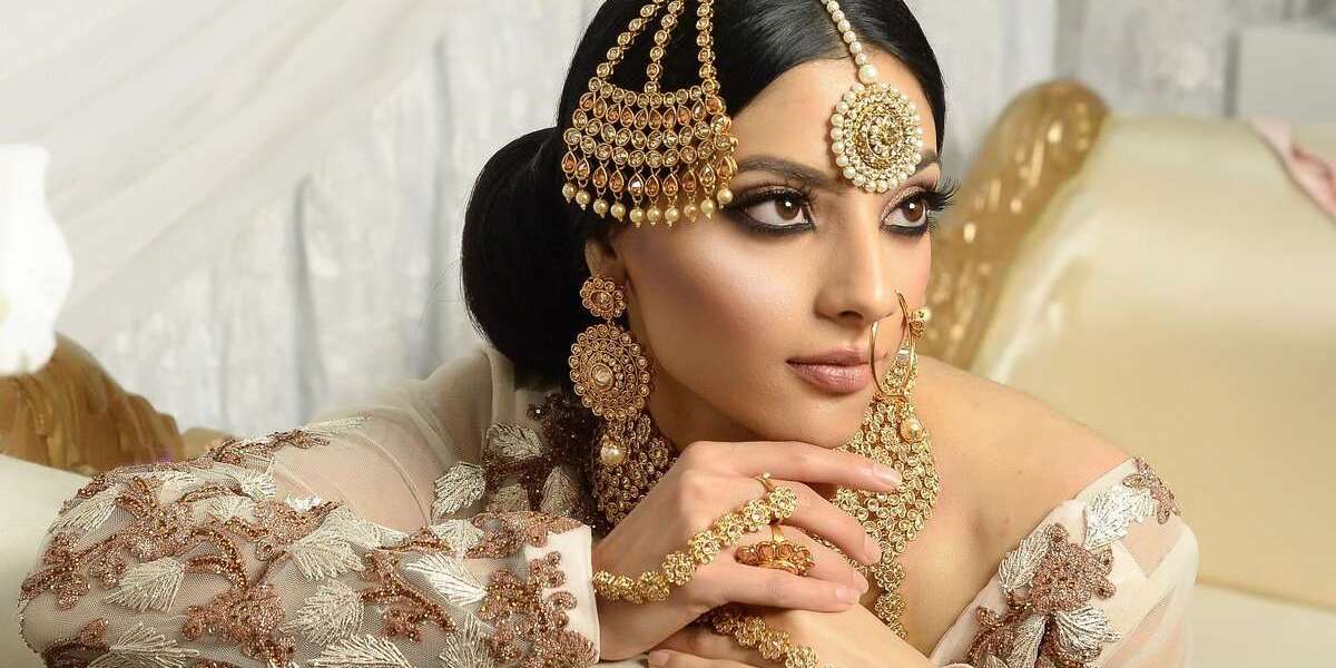 Top Tips for Flawless Bridal Makeup at Summer Weddings
